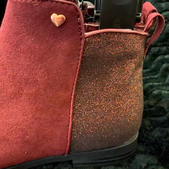 Girls Ankle Boots
Size: 3 - Picture 4 of 4